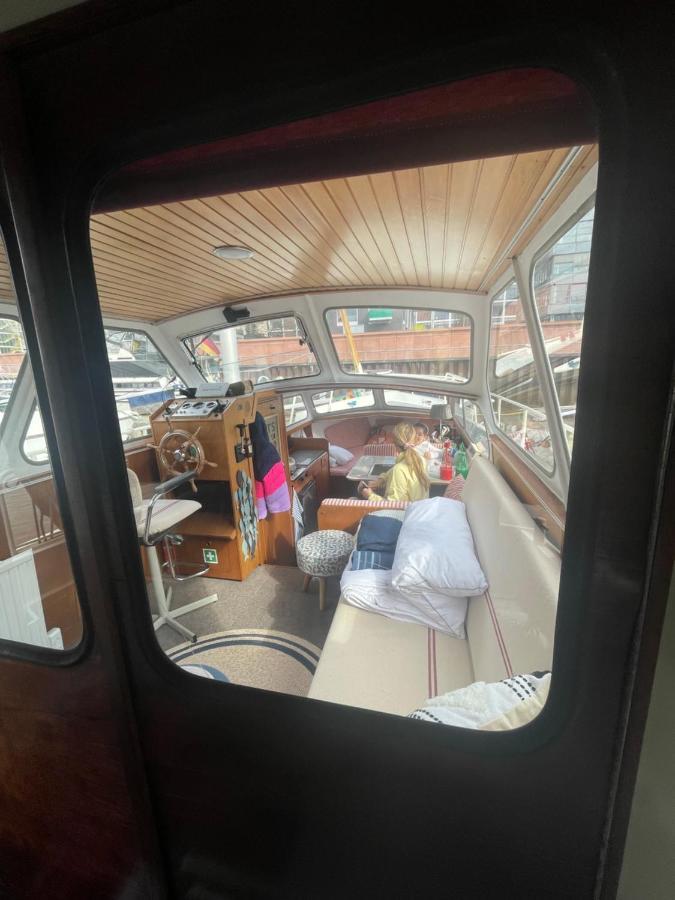 Suesses Motorboot - Bremen Ueberseestadt Exterior foto