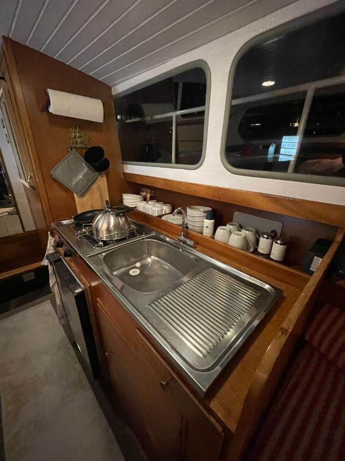 Suesses Motorboot - Bremen Ueberseestadt Exterior foto